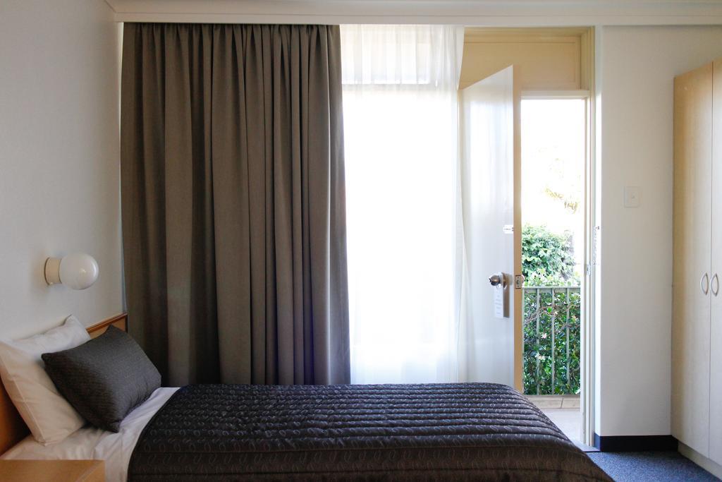 Mid City Motor Inn Queanbeyan Rom bilde