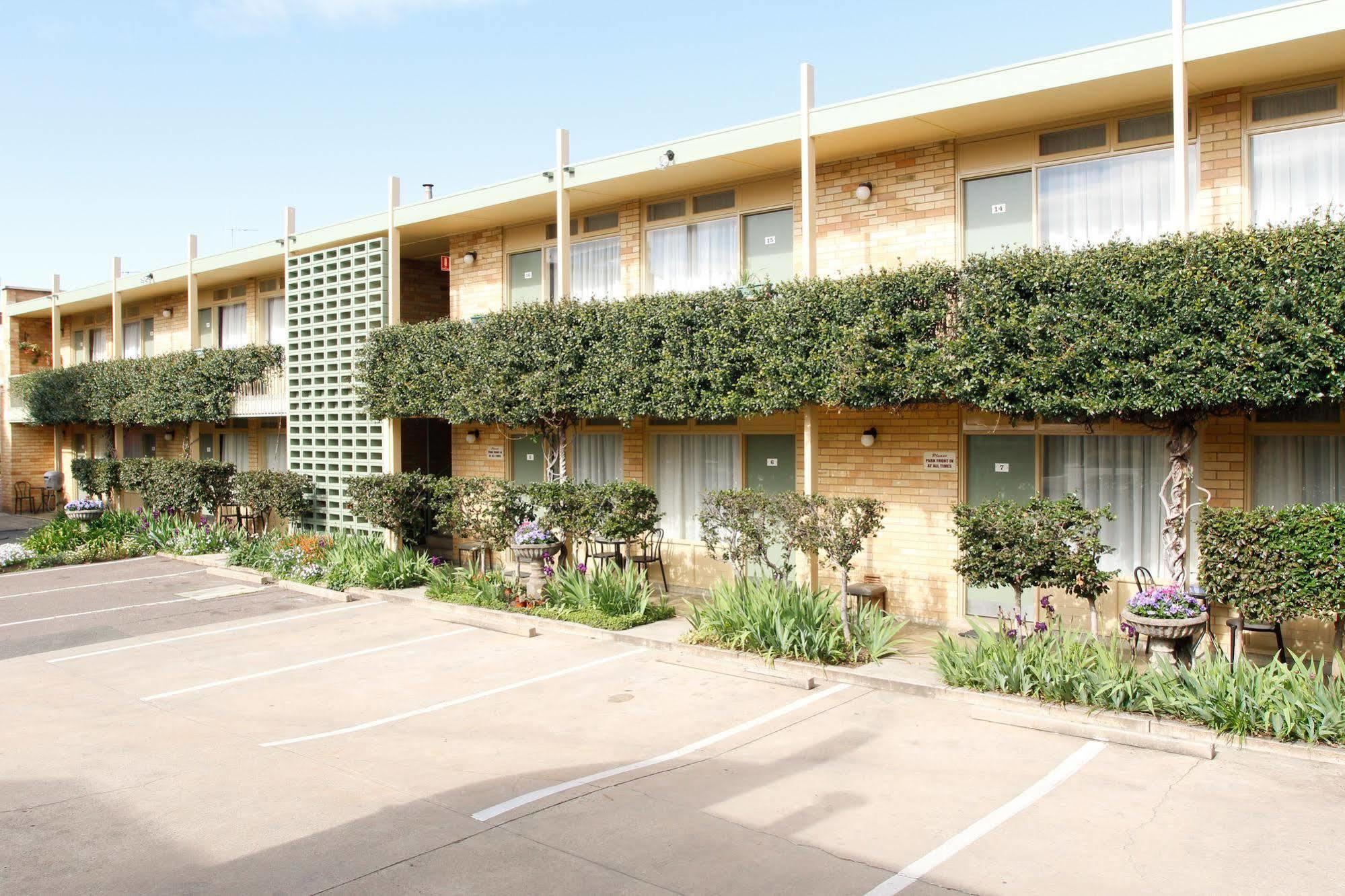 Mid City Motor Inn Queanbeyan Eksteriør bilde